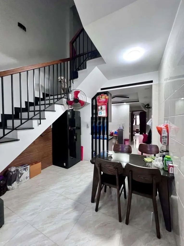 Sụp hầm nhà 3 tầng mặt tiền Phạm Cự Lượng, đầy đủ nội thất,