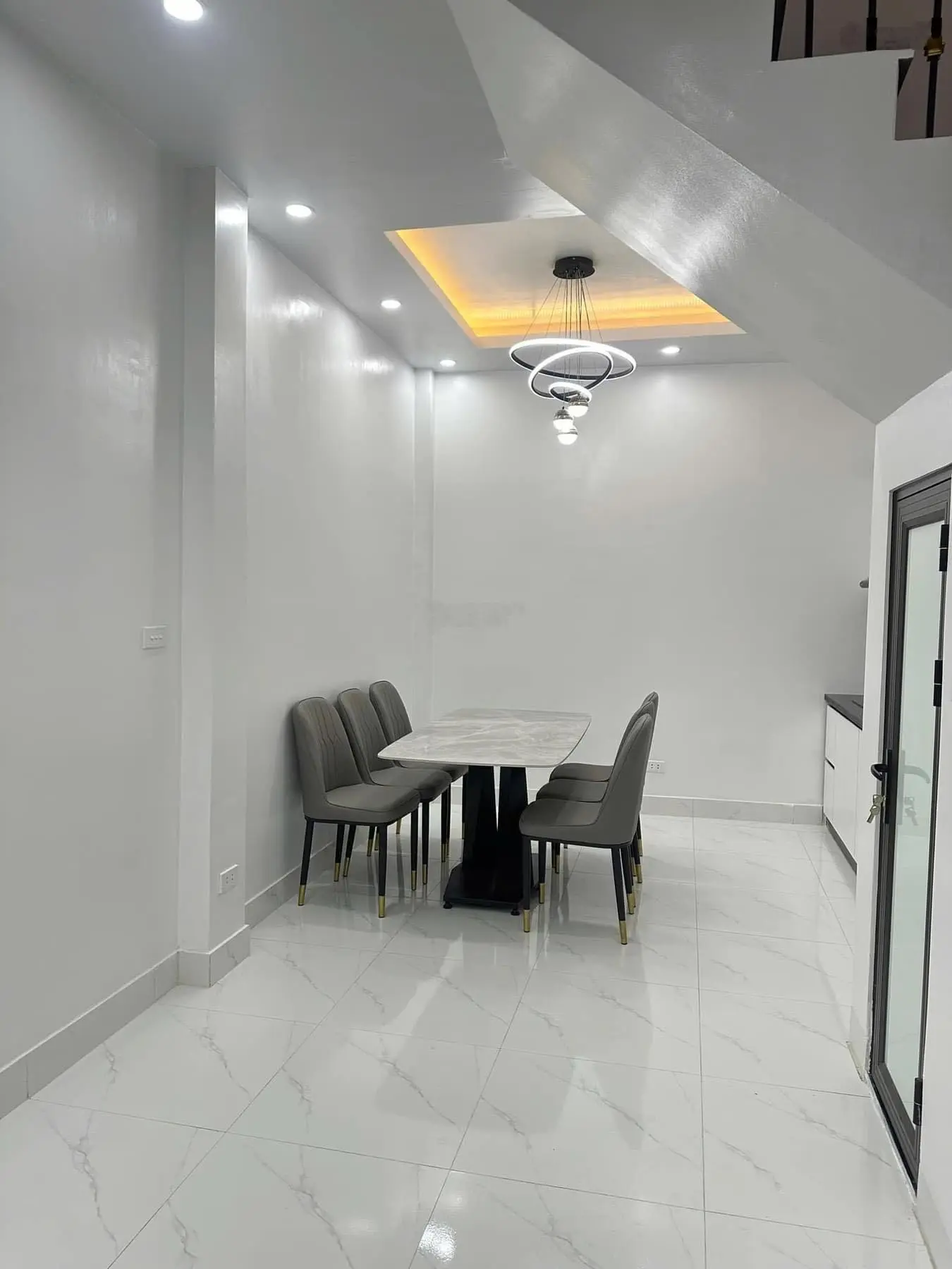 Nhanh nhà ngõ đầu phố Trương Định mới xây long lanh 40m2 MT 3,5m ba gác đua chỉ 5,8 tỷ