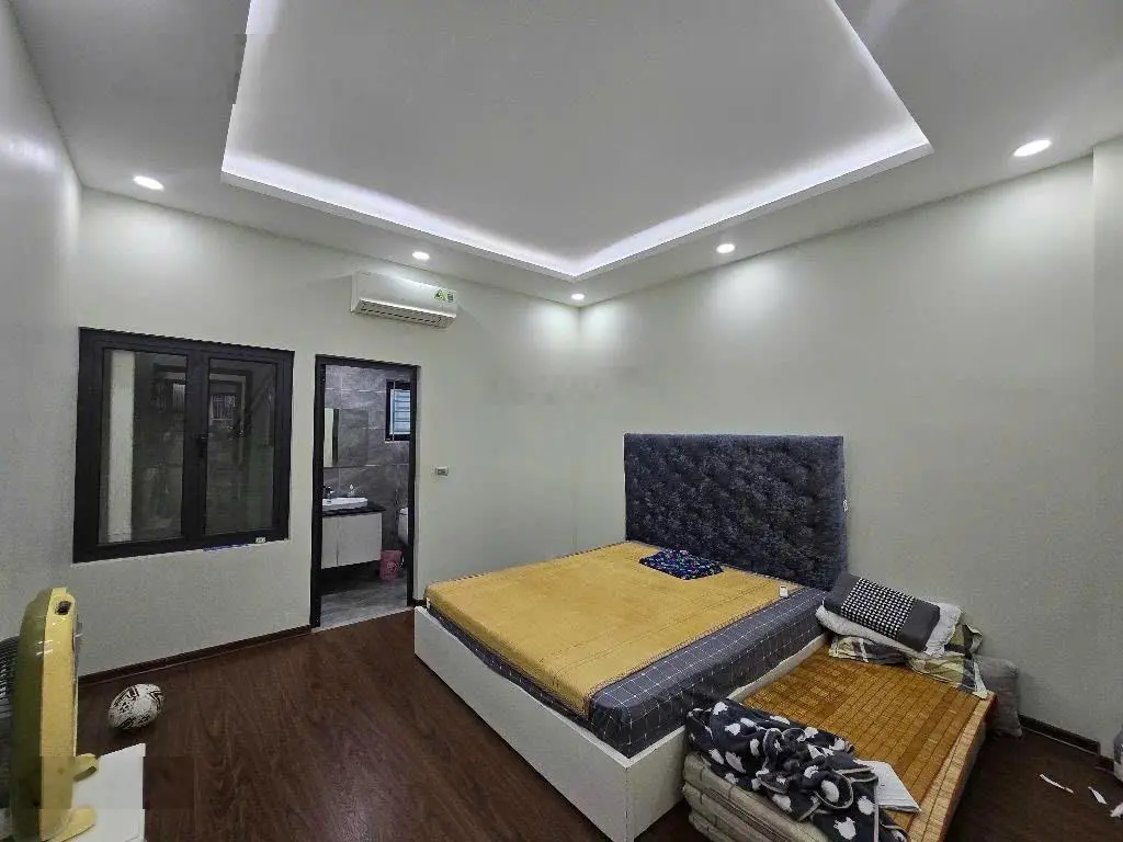 Hiếm, trung tâm phố ngọc lâm, kinh doanh siêu đỉnh gara oto 7 chỗ, 59m2* 5 tầng. 5p sang phố cổ