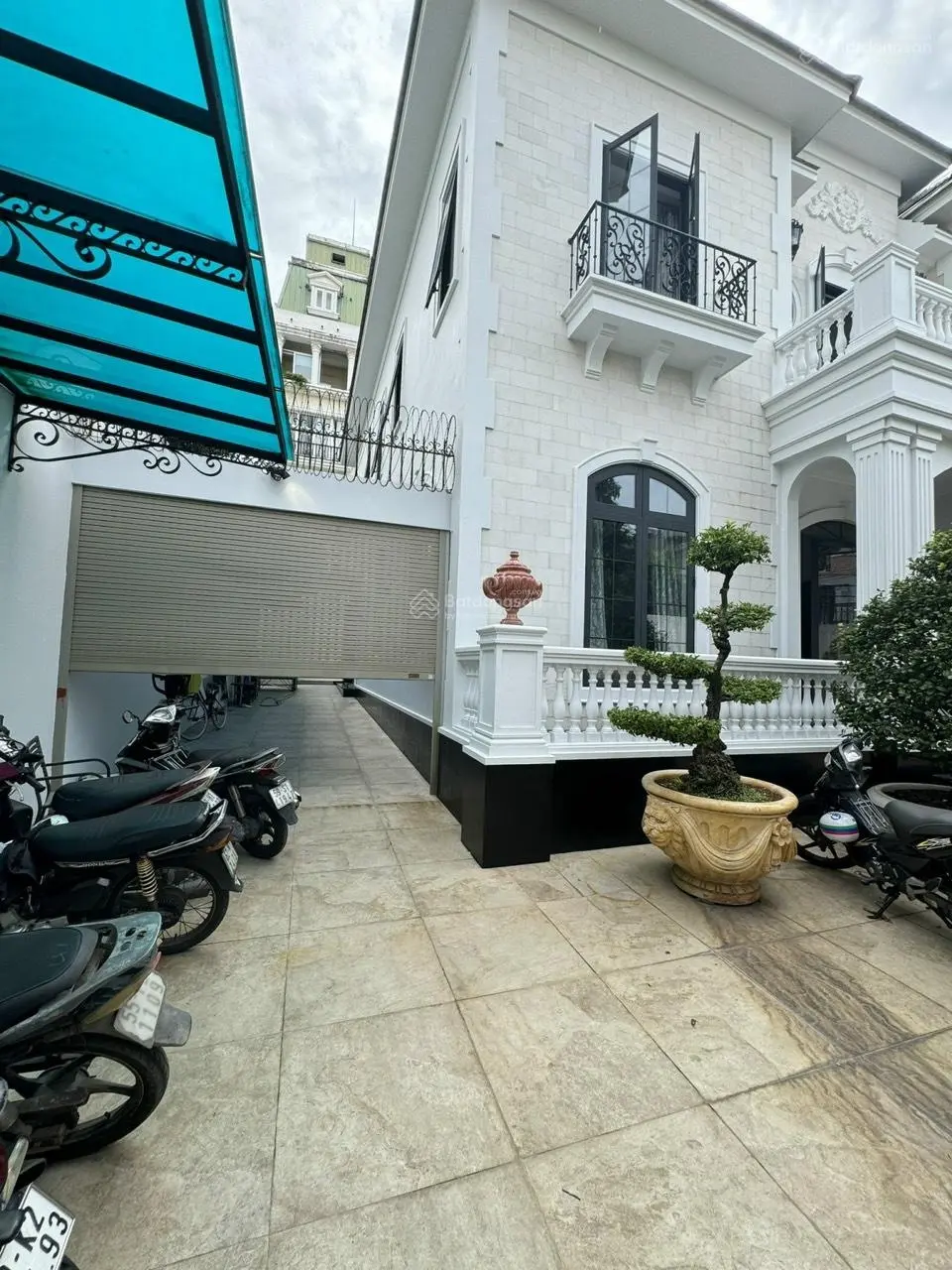 Biệt thự kiến trúc quý tộc Pháp gần ĐH Văn Hóa, DT 20x24.6 CN 493m2, 5PN 6WC vào ở ngay - 90 tỷ