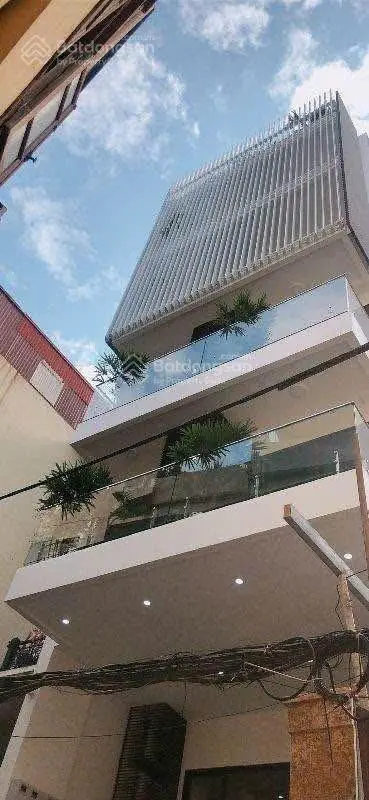 Bán Tòa CHDV Mặt phố Yên Hoa - 101m2 x 9T - Tầng hầm Thang máy - Trọn view Hồ Tây