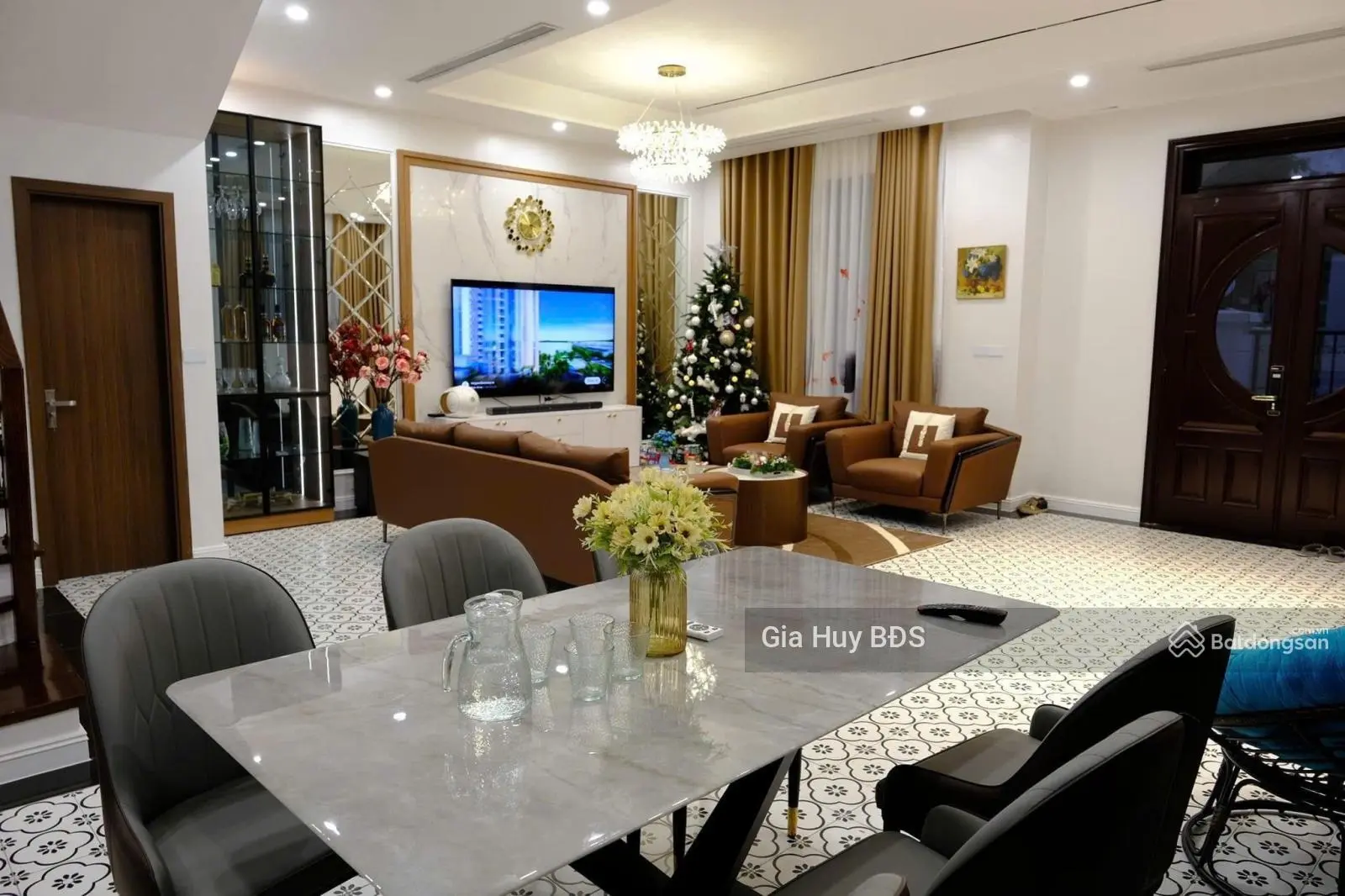 Bán biệt thự song lập Hải Âu 3-150m2- 28 tỷ,full nội thất đẹp,gần hồ 24,5ha Vinhomes Ocean Park