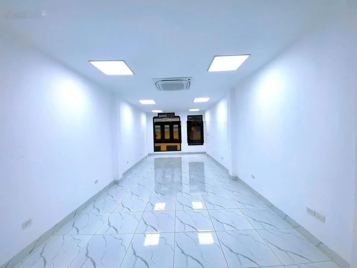 Bán nhà phố Chùa Láng Đống Đa - gara ô tô - 2 thoáng, gần hồ có thang máy 65m2/7T/5m MT nhỉnh 18tỷ