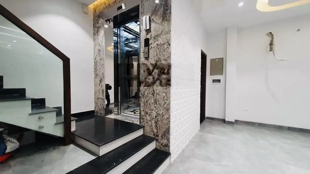 Bán nhà Đường Thái Hà 6 Tầng Thang Máy 43M2 7M Mặt Tiền Ô Tô Đỗ Sát Cửa Trung Tâm Đống Đa 9.6 TỶ