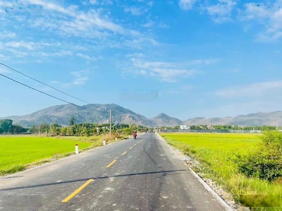 Chọn ngay lô này nếu anh chị đang tìm lô đất đầu tư nghỉ dưỡng gần biển gần núi đi ạ