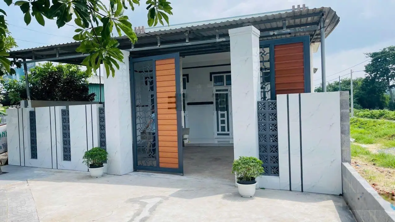 Về biển mua nhà đẹp này ạ - ra biển Phước Hải chỉ 3,5km - Long Mỹ - BRVT giá bán nhanh chỉ 2ty550