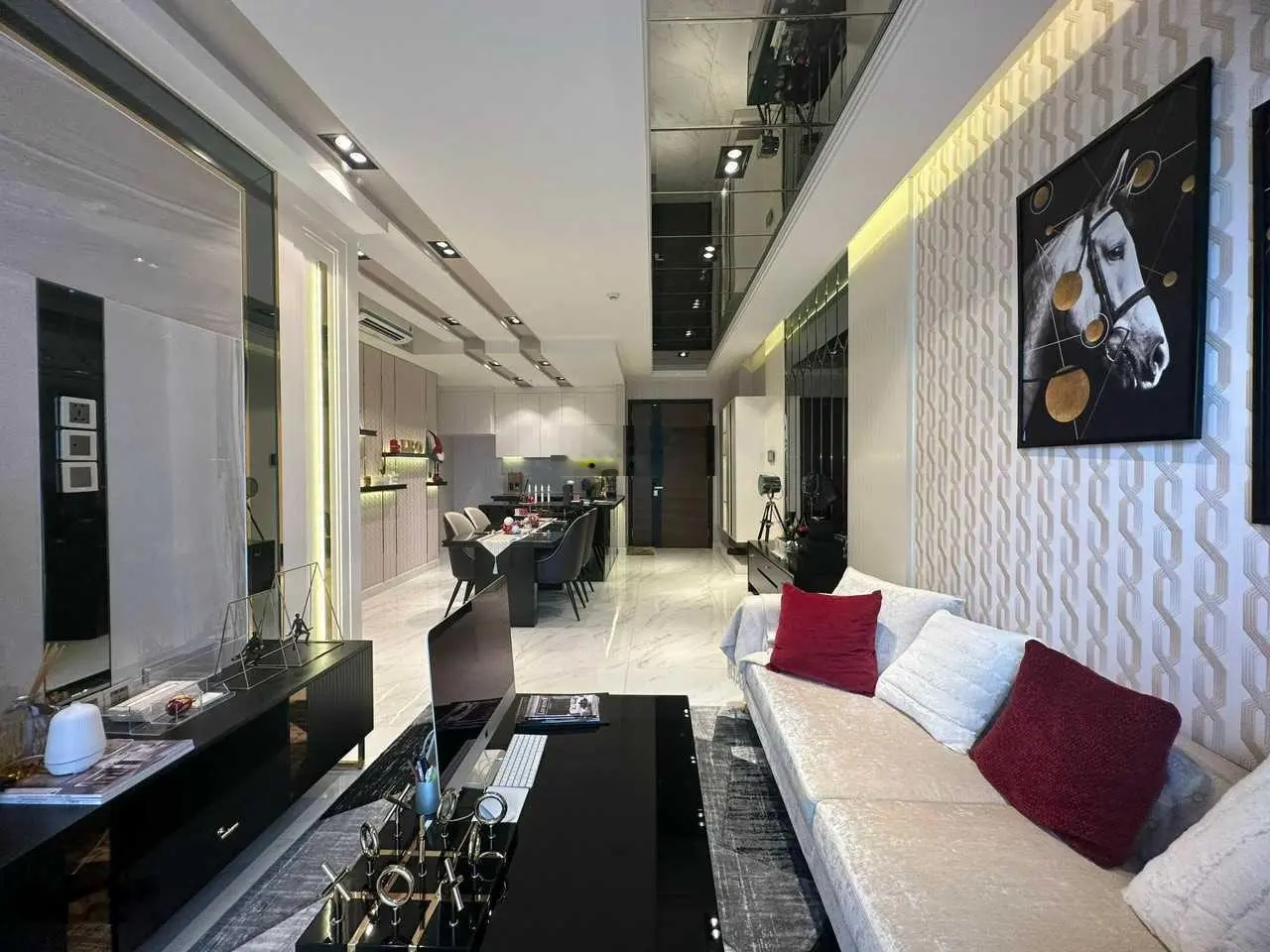 Chính chủ bán gấp căn hộ Midtown Phú Mỹ Hưng 90m2 2PN, 2WC giá chỉ 5.5 tỷ bao thuế phí, có sổ hồng