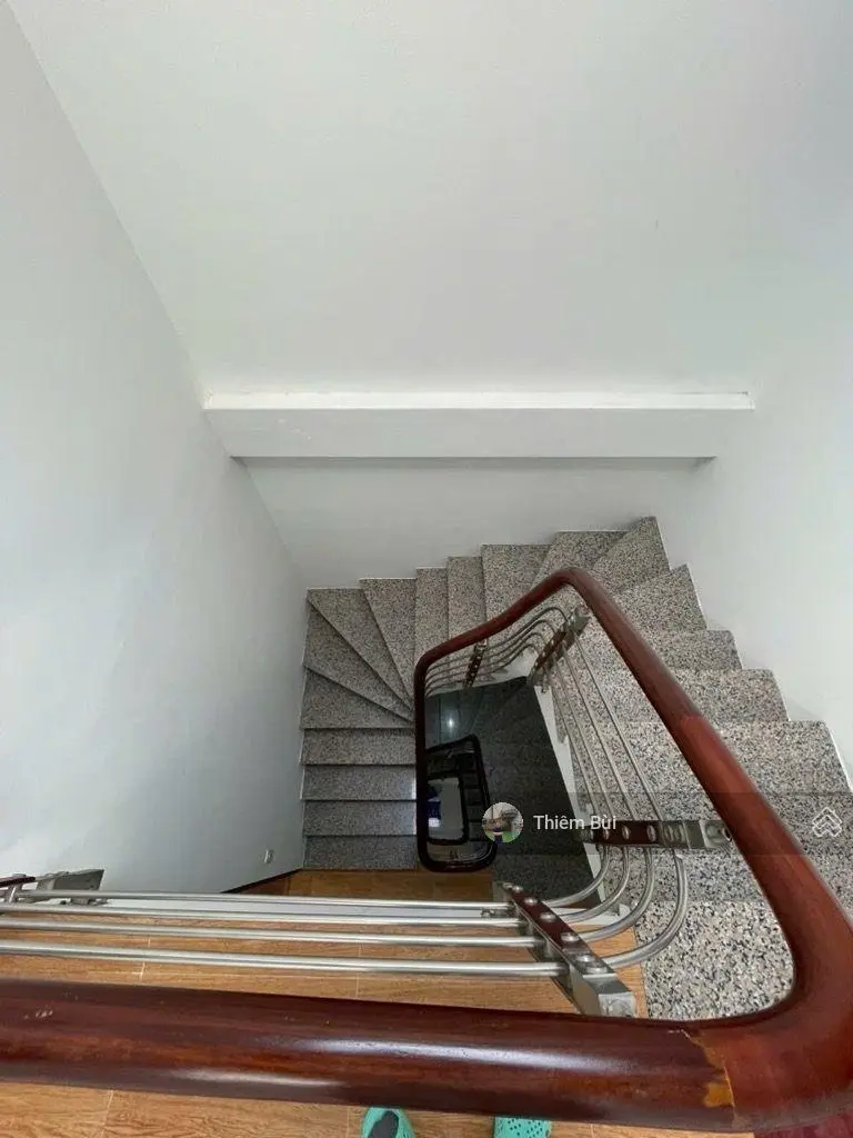Cần bán gấp nhà dân xây Phố Trạm, ô tô đỗ gần giá chỉ 5.6 tỷ