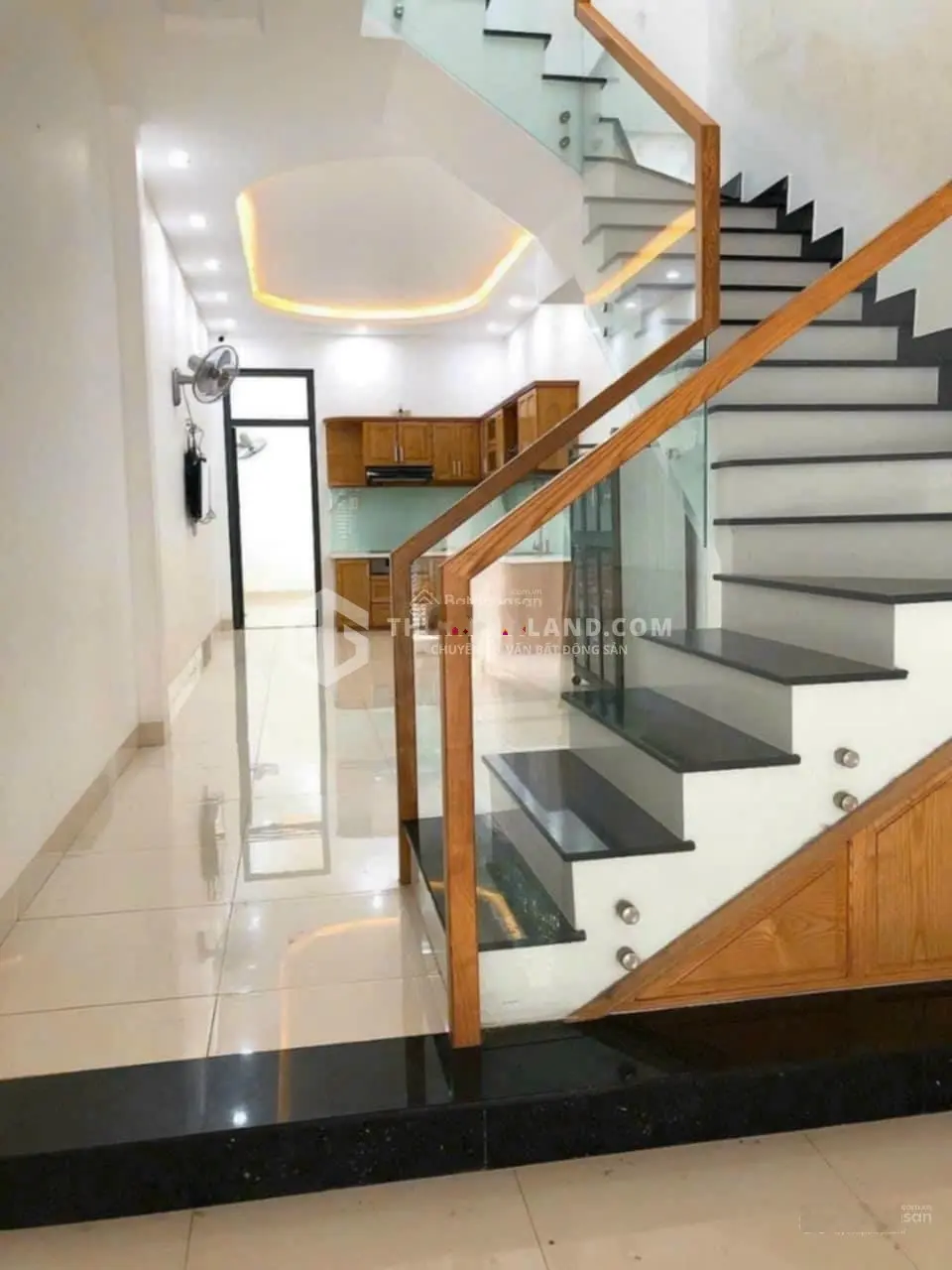 Bán nhà 1 trệt 1 lầu có sân để oto đường trần bình trọng, vũng tàu