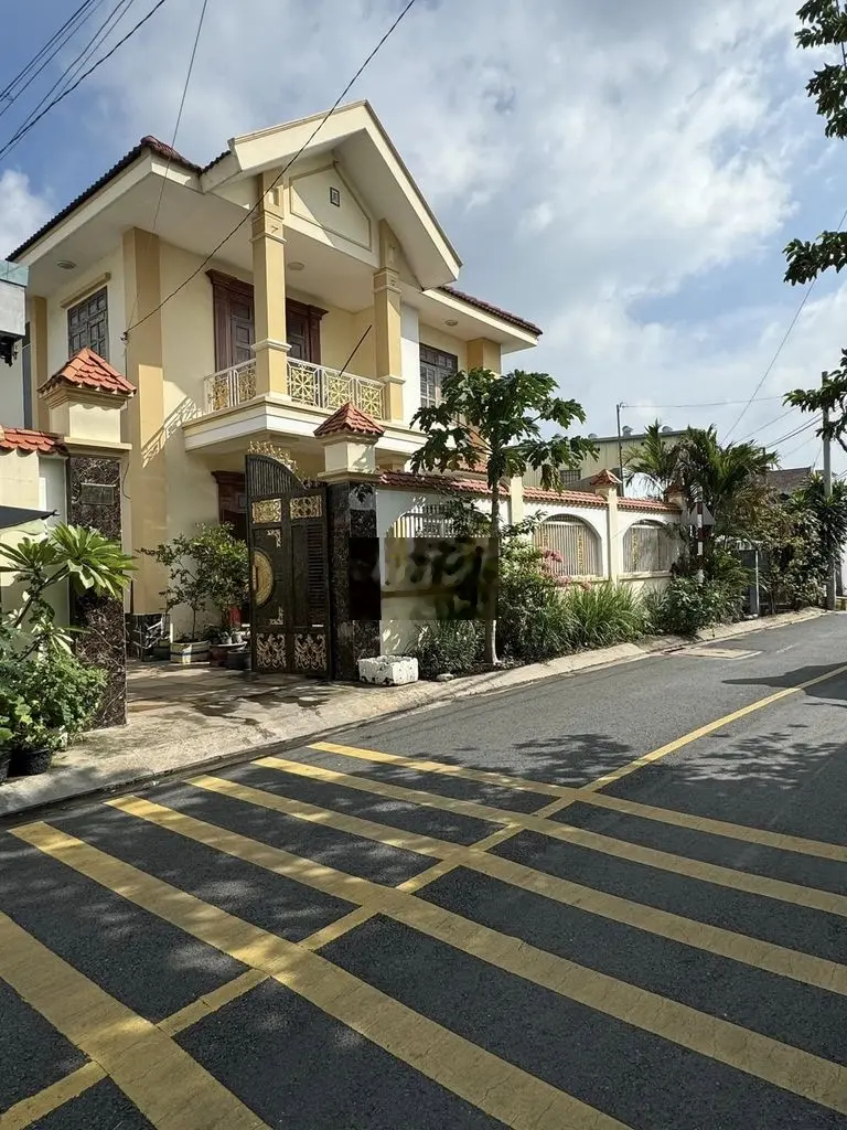 Biệt thự sân vườn sang trọng 4 phòng ngủ - Giá 17 tỷ