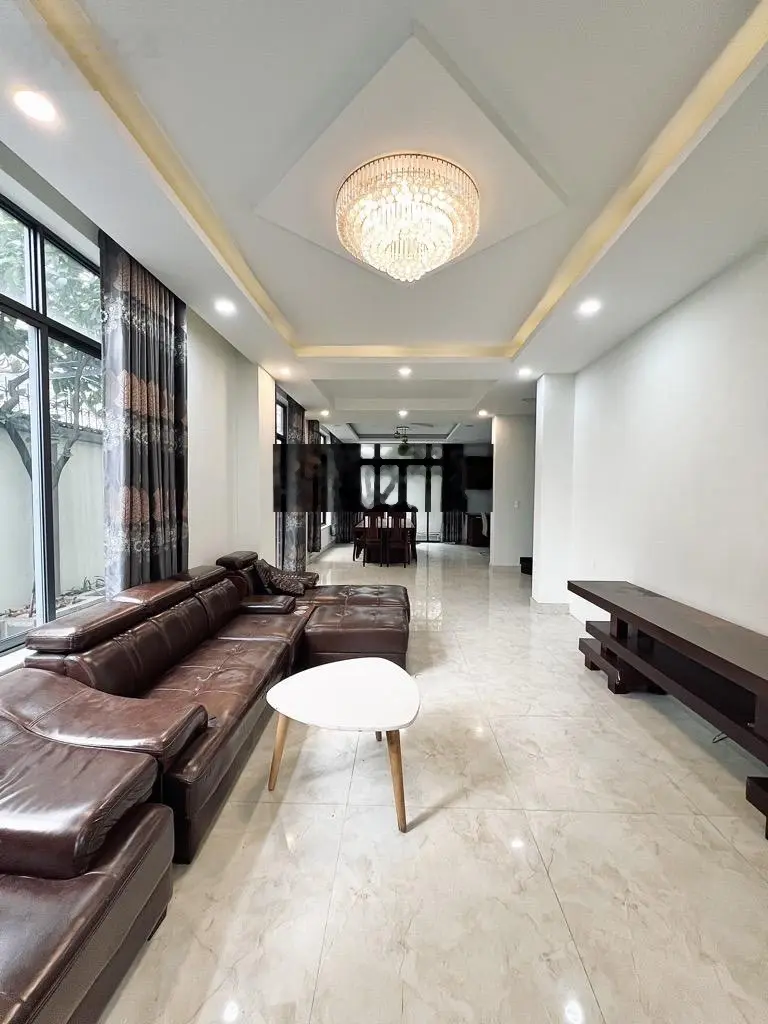 Bán BT 6PN 4WC đẹp, 180m2, D11, p Phước Long B, Q9, HCM, 26,3 tỷ