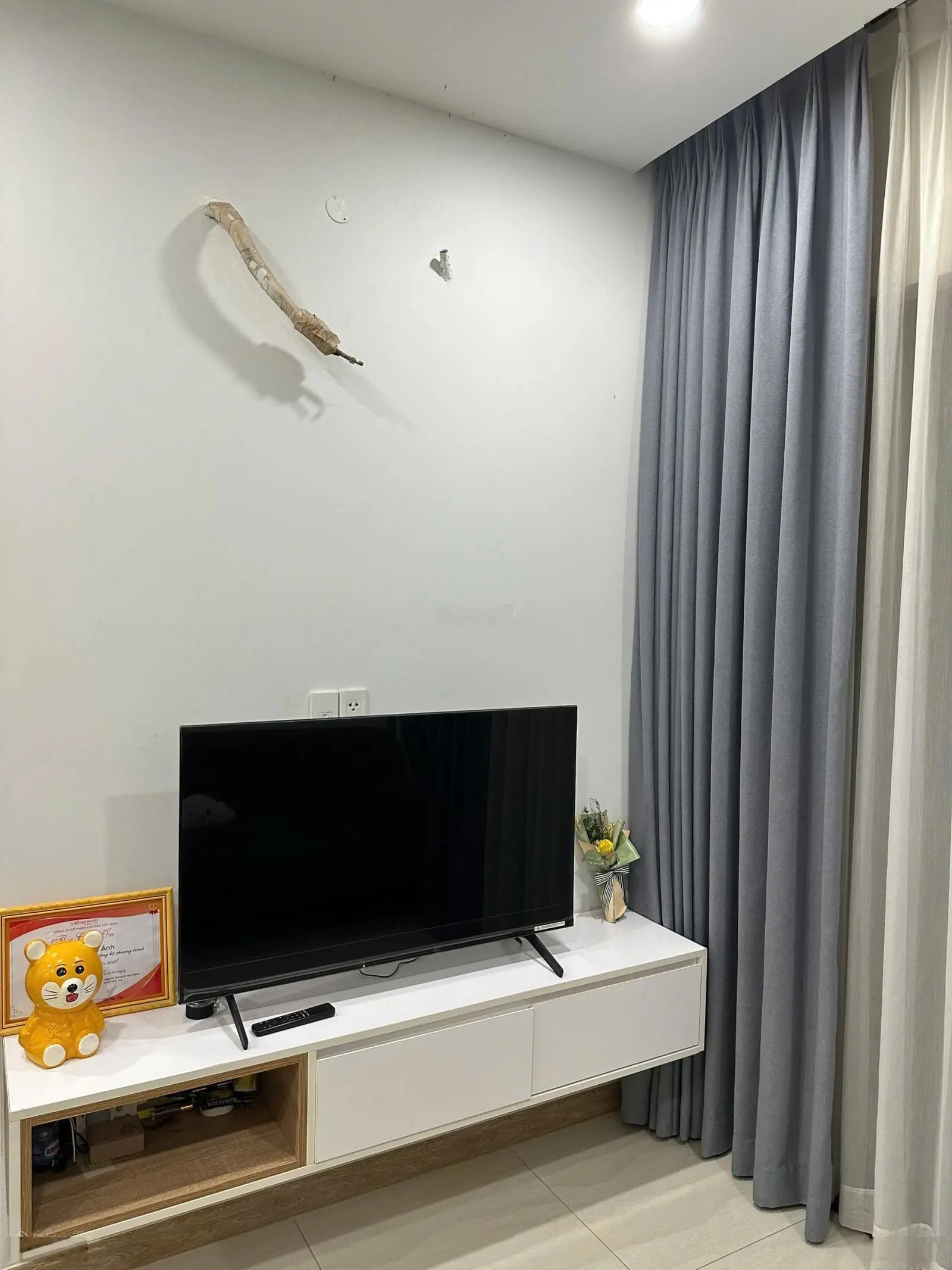 Bán gấp căn 2PN1WC - full nội thất đẹp. Giá 1ty4 bao hết thuế phí sang tên. Sổ hồng riêng
