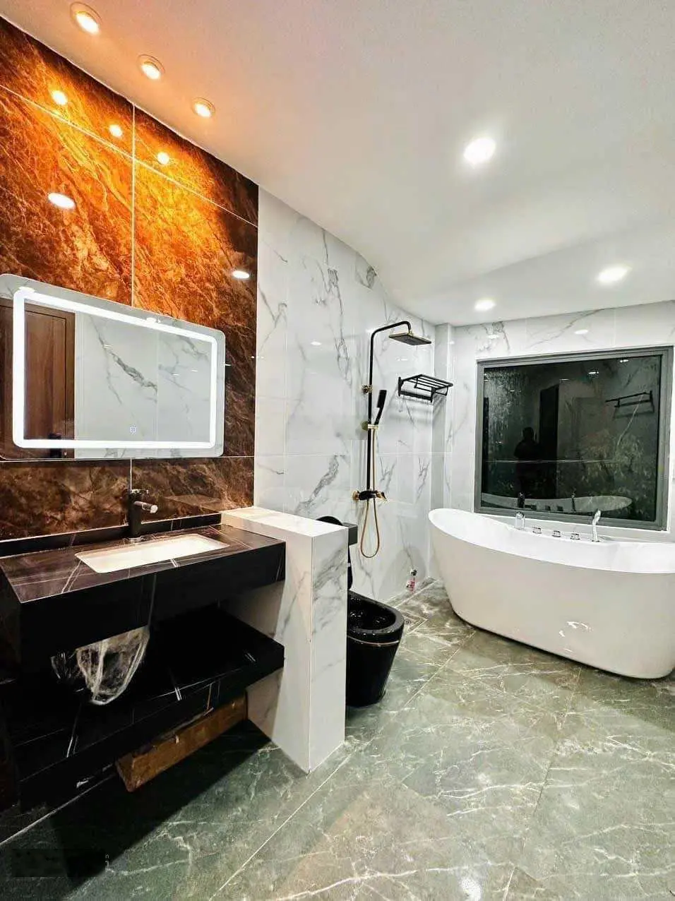 Ngộp bán gấp nhà Minh Phụng 52m2, sổ hồng riêng, có HĐ thuê 6 tháng 2 tỷ 450