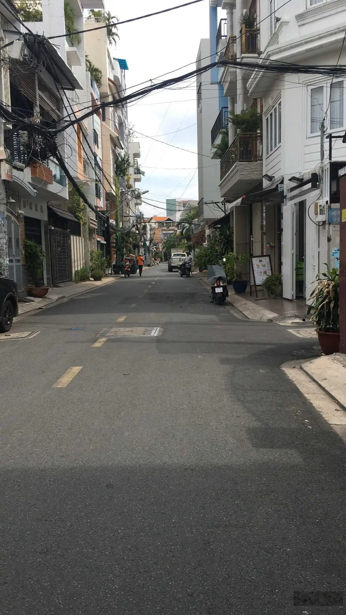Chính chủ bán gấp nhà góc 2MT HXH 8m Trường Chinh - ngay khu Bàu Cát - nhà đẹp - hẻm thông tứ phía