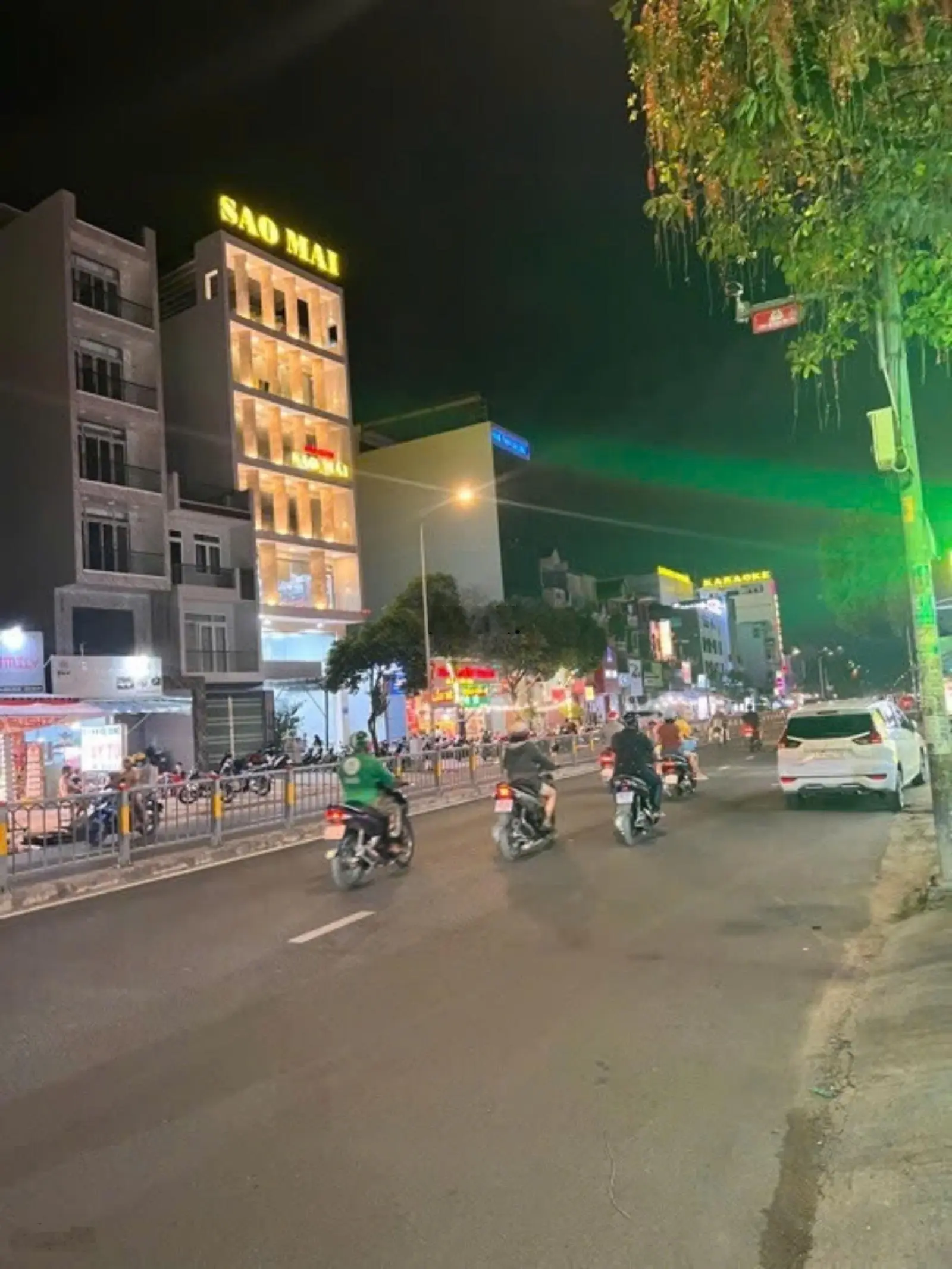 Nhà đẹp 4 tầng, khu vực Tên Lửa, kinh doanh cực đỉnh, 4x24m, chỉ 82tr/m2, giá quá rẻ luôn