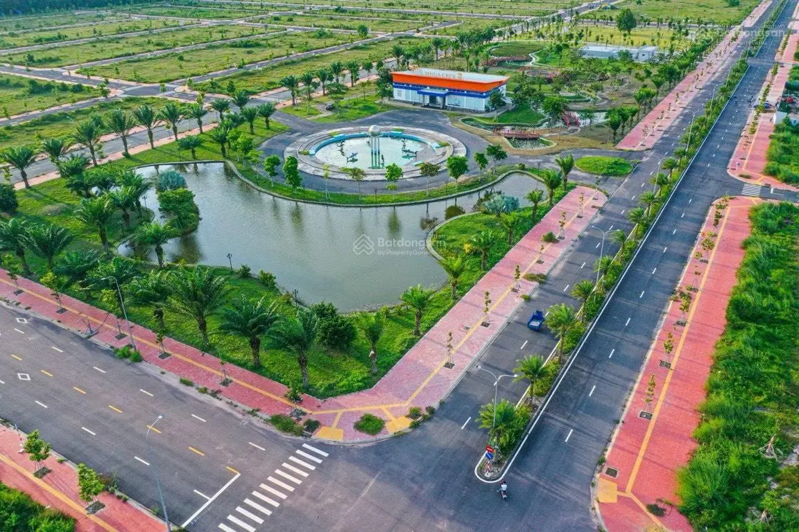 cần bán 1 lô đất tại dự án mega2 kim oanh giá bao hết 960 ra hợp đồng lh 0908 010 ***