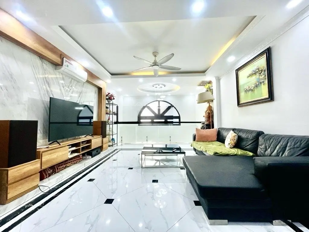 Bán nhà Cổ Linh 55m2 - 5 tầng MT 4.5m chỉ hơn 7 tỷ - full nội thất - trung tâm tiện ích - ngõ thông
