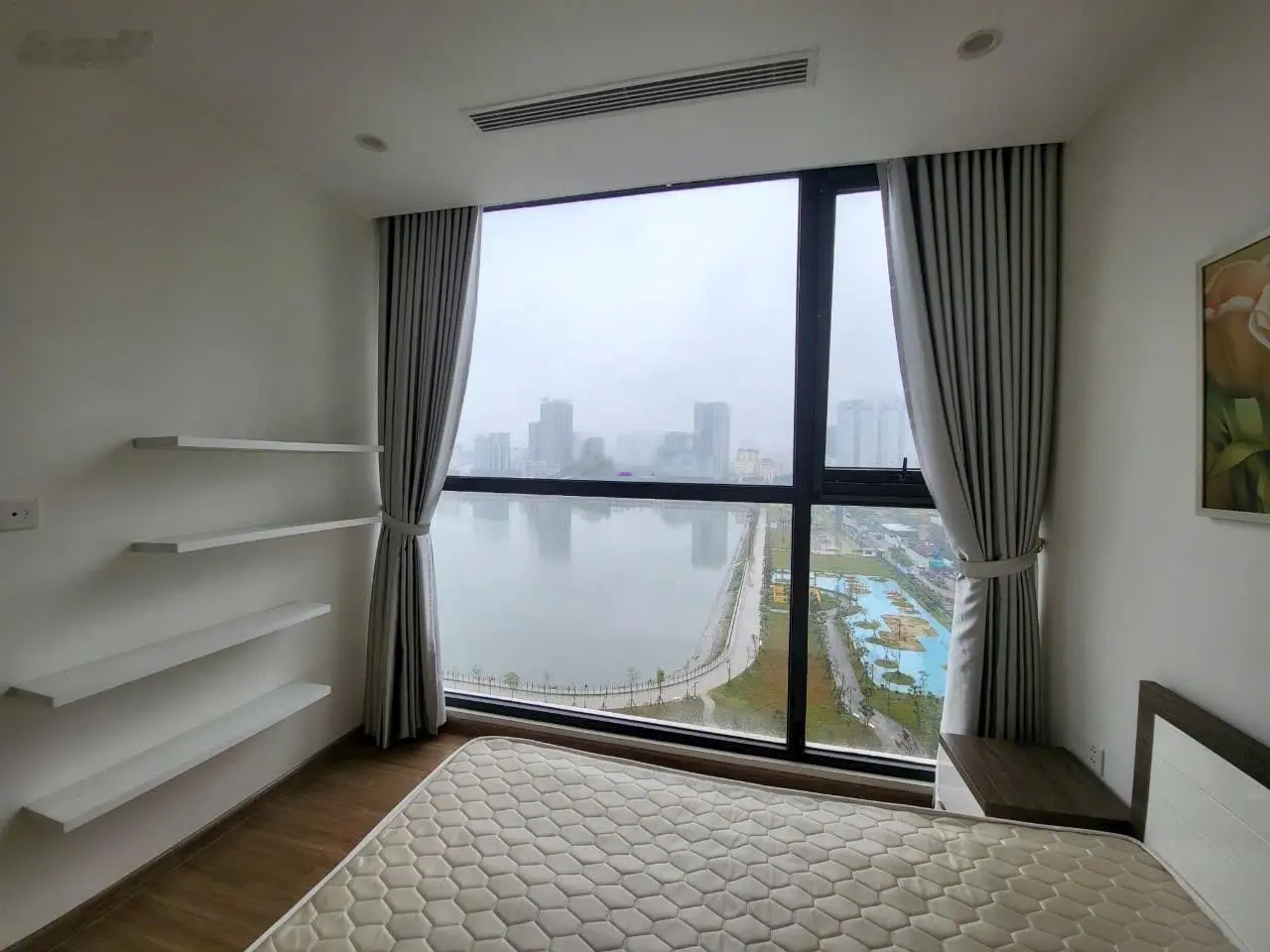 Bán căn góc 4 ngủ, view hồ, tầng đẹp, 157m2, Vinhomes Skylake Phạm Hùng, đủ đồ. LH 0974 629 ***