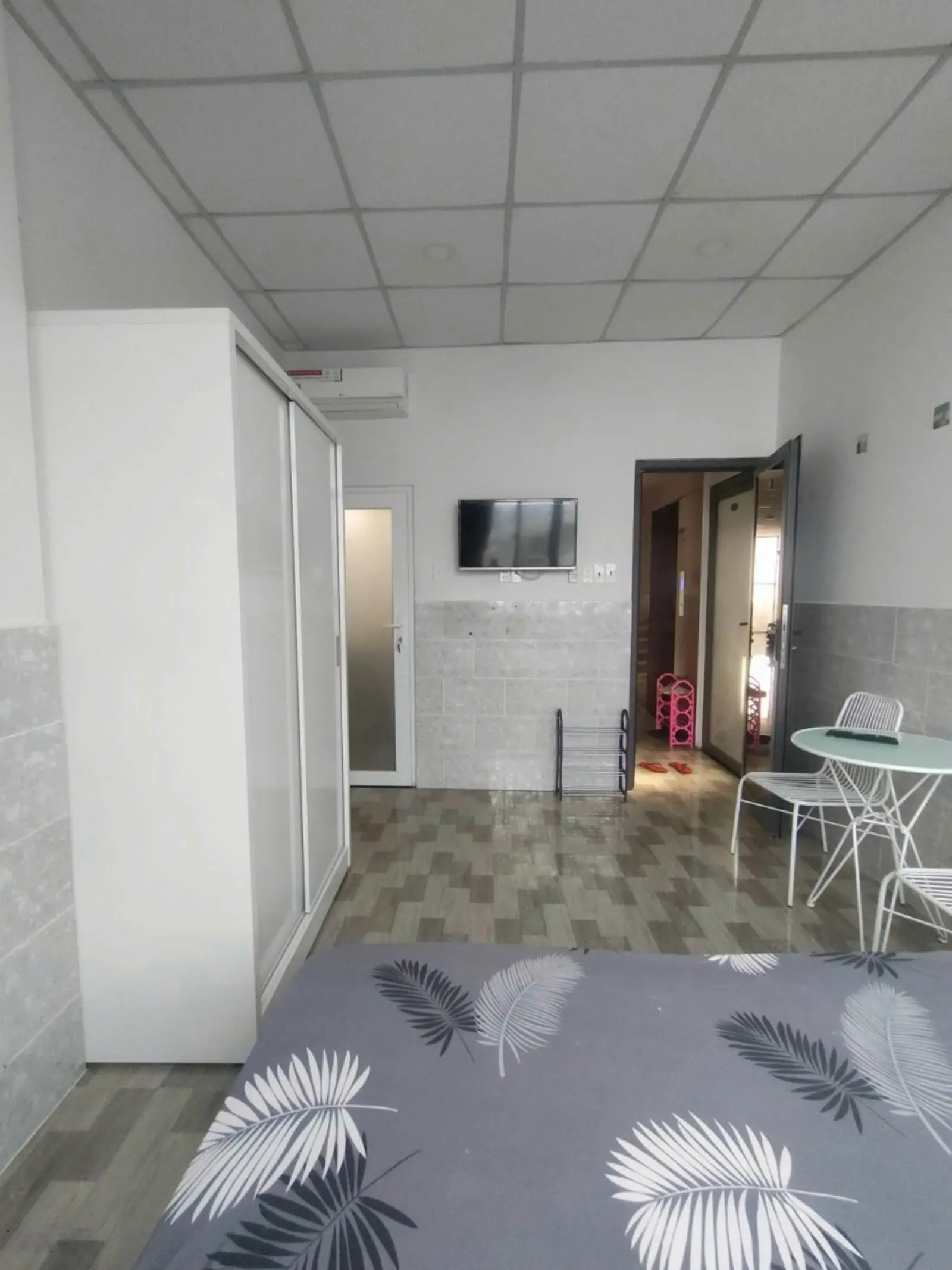 Siêu hiếm bán CHDV mặt tiền Lý Phục Man 31 CHDV 5 tầng HDT 75tr công nhận 137,9m2, giá 28 tỷ