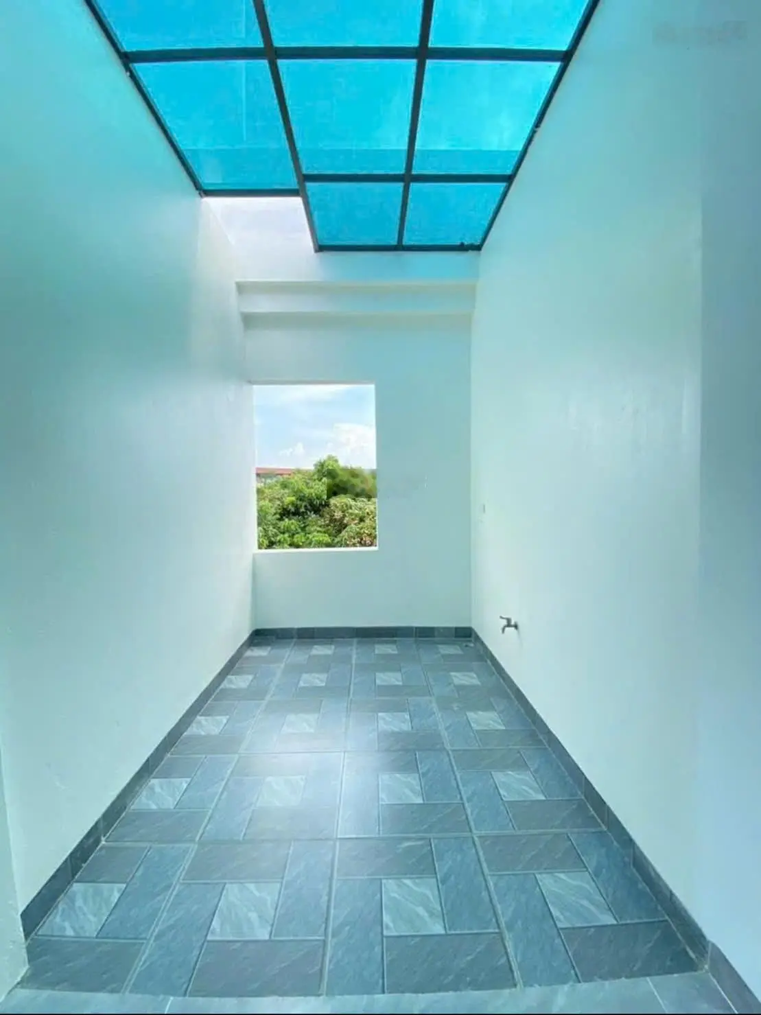 Bán căn lô góc 2 thoáng 4 tầng 4 ngủ 37m2 ngõ thông ngay gần ĐH SP TDTT