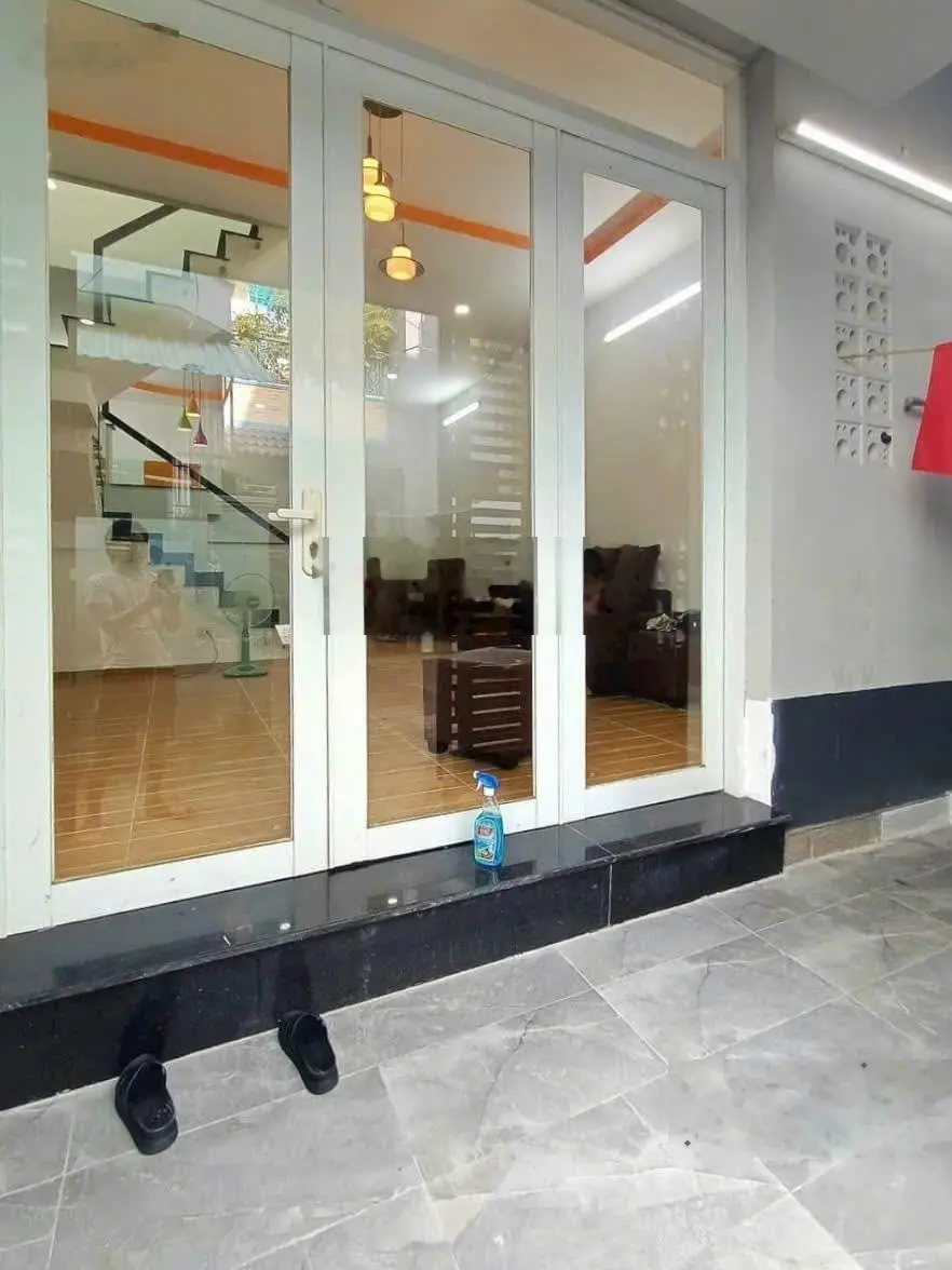 Kẹt tiền bán gấp nhà đường Nguyễn Bá Lân, Thảo Điền quận 2 giá 3tỷ200tr DT 56m2
