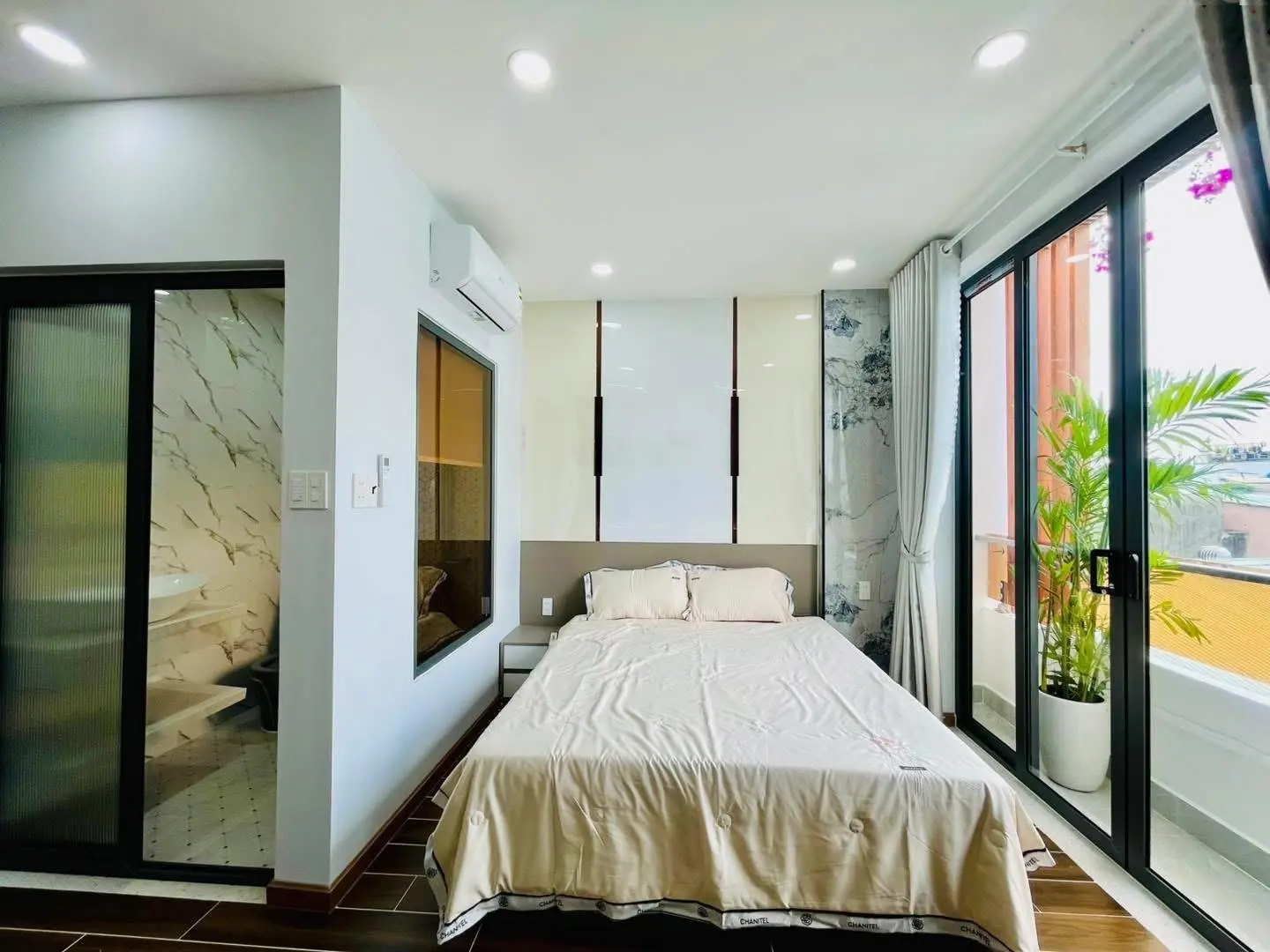 Sổ hồng trao tay, có ngay nhà đẹp - Đ. Hoàng Diệu, Quận 4. Giá: 2 Tỷ 620 / 55.2m2. Hẻm ô tô 4m