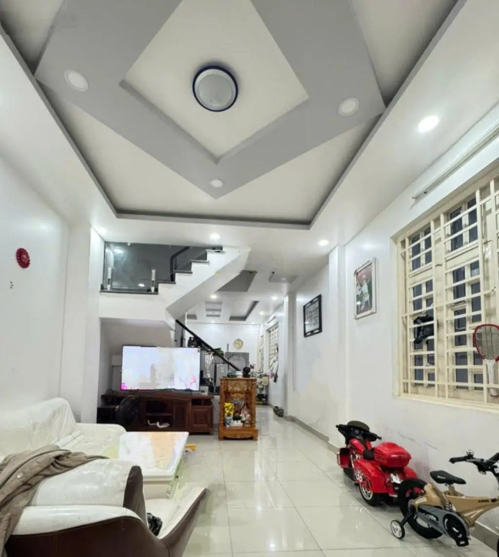 Bán Nhà 4 Tầng Mặt Tiền kinh doanh, Tăng Nhơn Phú A, 143m, 6PN, Kề bên Lê Văn Việt, Giá Chỉ 14.5 Tỷ