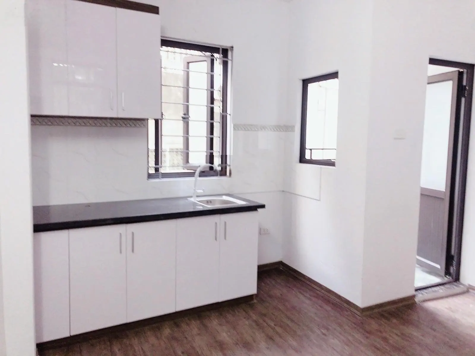 Hàng hiếm bán, kinh doanh, 2 thoáng, gần phố Mỹ Đình, ngõ rộng 62m2, 7 tầng thang máy giá 13.6 tỷ
