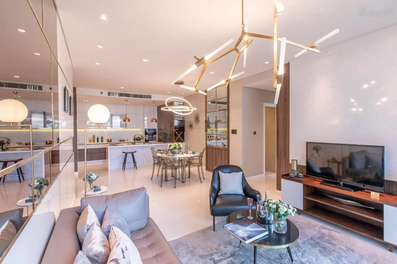 Bán căn 2PN Sunwah Pearl, giá tốt mua trực tiếp CĐT, thanh toán trả chậm 5 năm