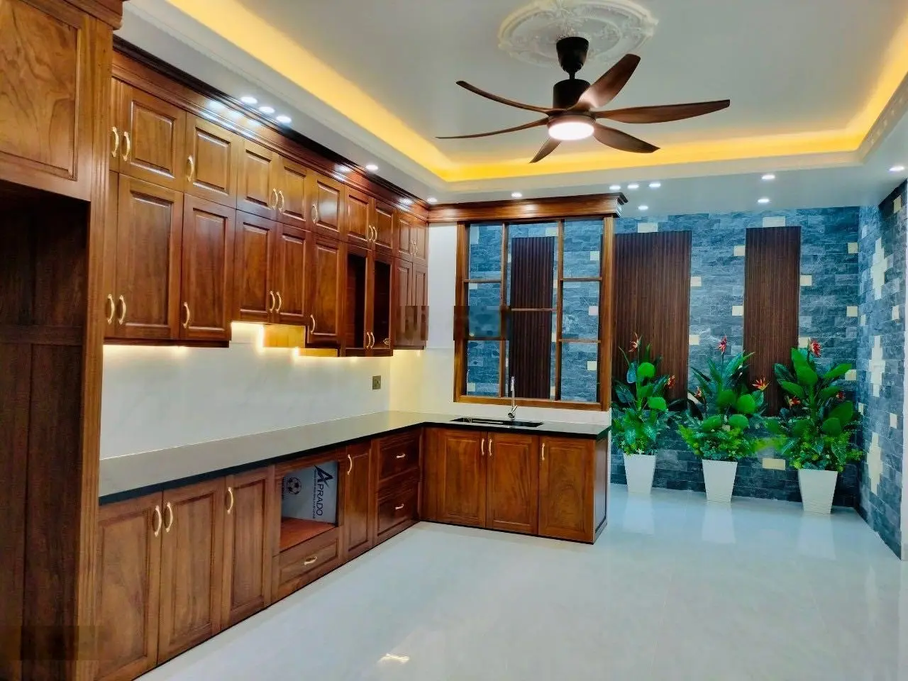 Cần bán căn nhà 4 tầng cầu thang máy KĐT Tân Phú Hưng - Tp Hải Dương