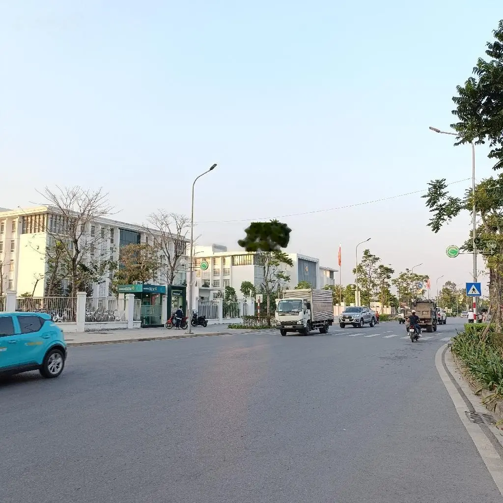 Hiếm! Ngọc Thụy, LB lô góc, KD, mặt tiền rộng, ô tô tránh ra Khai Sơn, Hồng Tiến, đầu tư phân lô