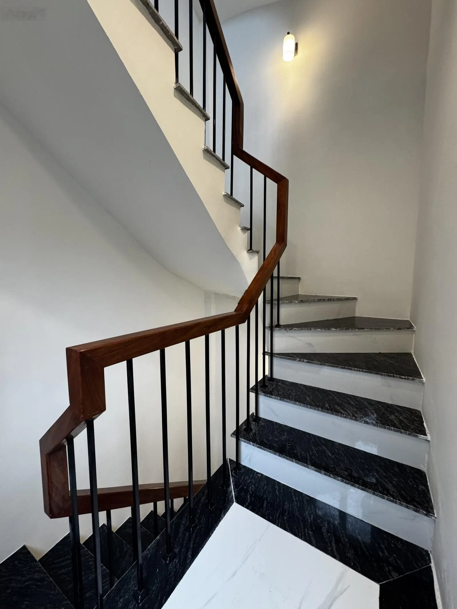 Cần bán nhanh,bán gấp,giá nào cũng bán - 1 căn duy nhất-lô góc-phố đàm quang trung,dt:32m2,xây 6t