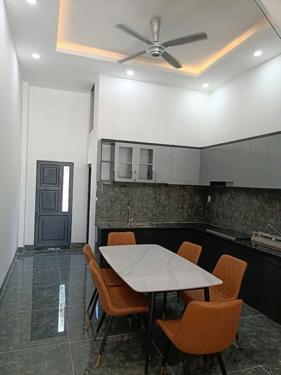 Bán nhà mặt phố tại khu dân cư Icon Central, 4,1 tỷ, 64m2, view đẹp hàng hot