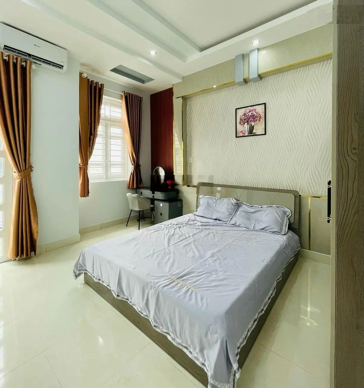 Bán gấp nhà 63m2. Đường Nguyễn Thái Sơn. Phường 4. Gò Vấp. Giá 3 tỷ 650. LH 0904 430 ***