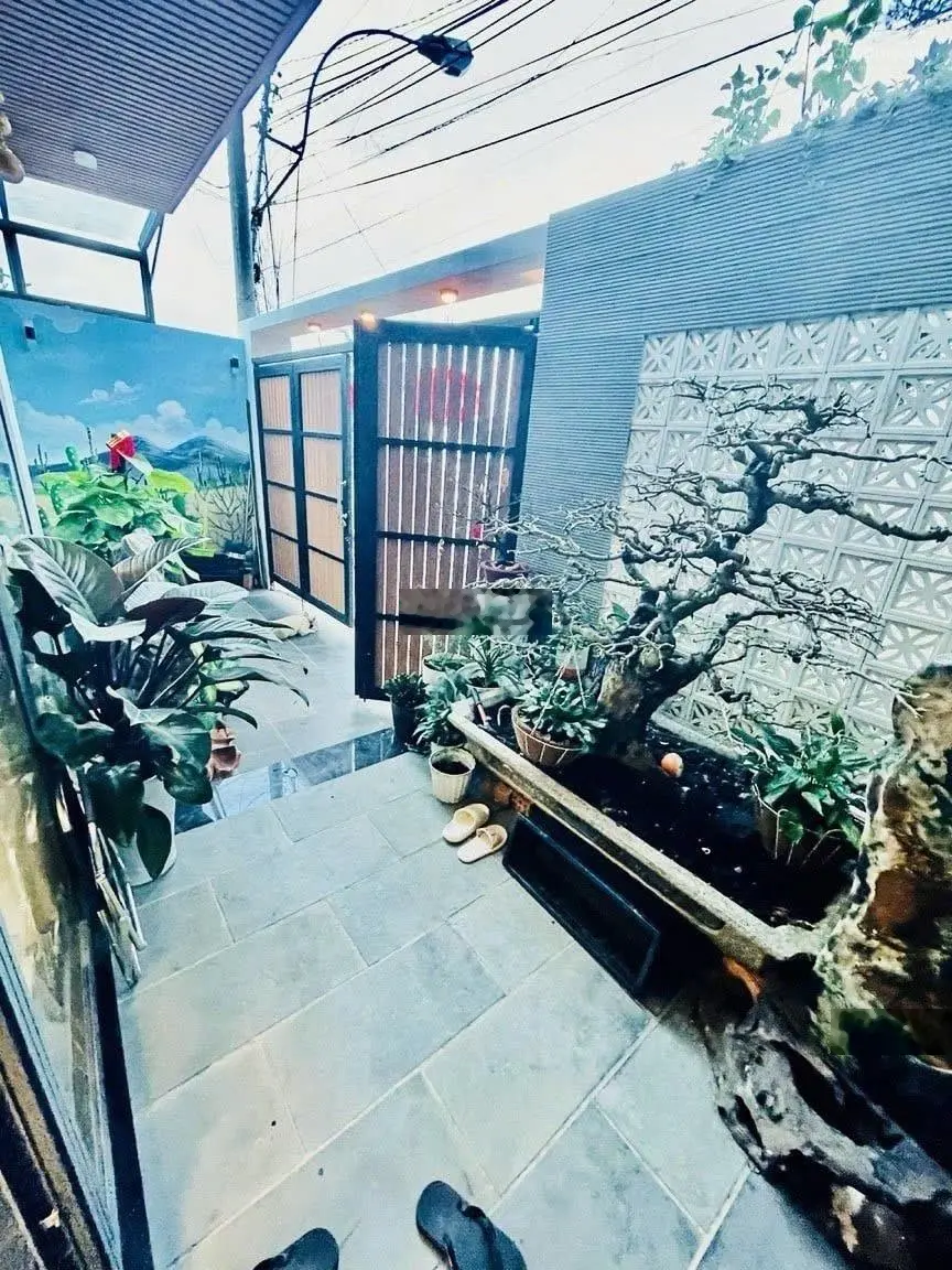 Villa mini góc 2 mặt tiền Trần Hưng Đạo 108m2, ngang 9m, 3 tầng cách Hồ Xuân Hương chỉ 500m