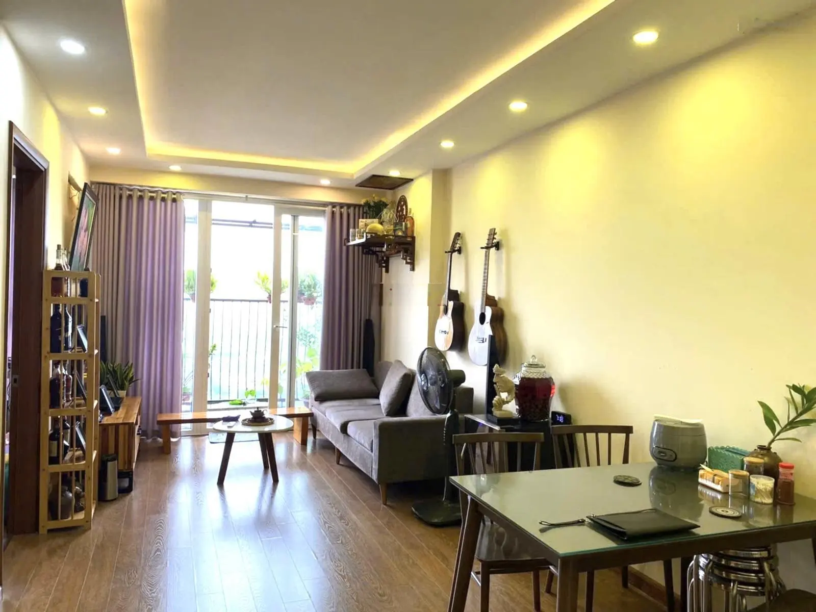 Tôi chính chủ bán gấp căn 2N2VS toà Gemek 2 ban công Đông Nam view hồ giá tốt sẵn sổ