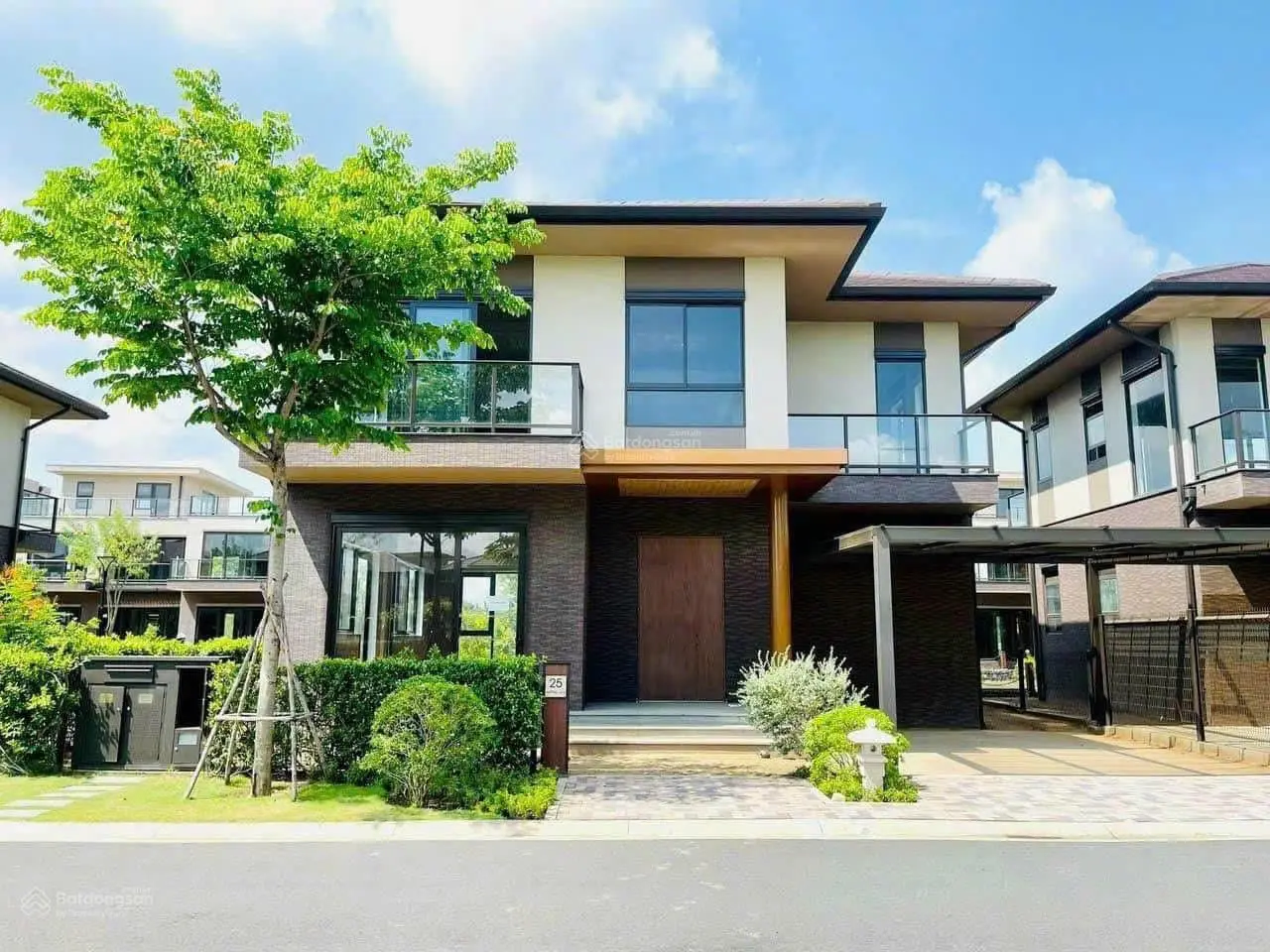 Bán biệt thự 600m2 giá đất khu đô thị phía Tây Sài Gòn. Giá từ 33tr/m2 rẻ hơn đất Quận 9