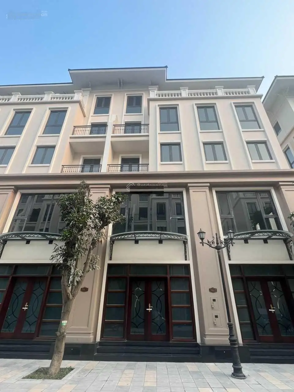 Bán nhanh căn liền kề 68m2 giá rẻ 7.6 tỷ, Thời Đại 18, 2 mặt tiền 1 mặt công viên. Vay ls ưu đãi