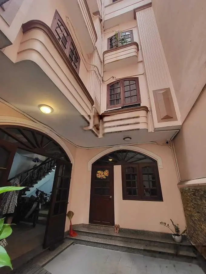Bán CHDV hạ chào 1,6 tỷ, Lê Thánh Tôn, Bến Nghé, Q1, 75m2, 6 tầng, ngang 8m