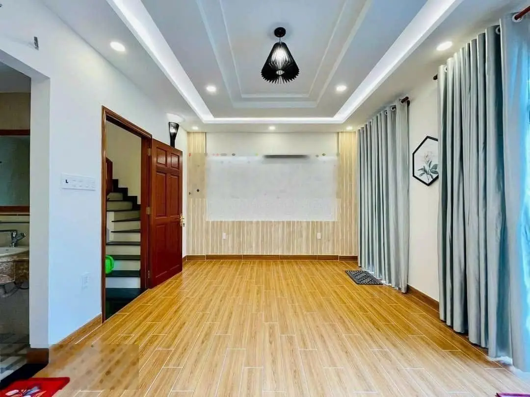 Cần tiền bán gấp nhà gần cầu Thị Nghè, Ngô Tất Tố, Phường 22, Bình Thạnh. Giá 4,1 tỷ. 0906 806 ***