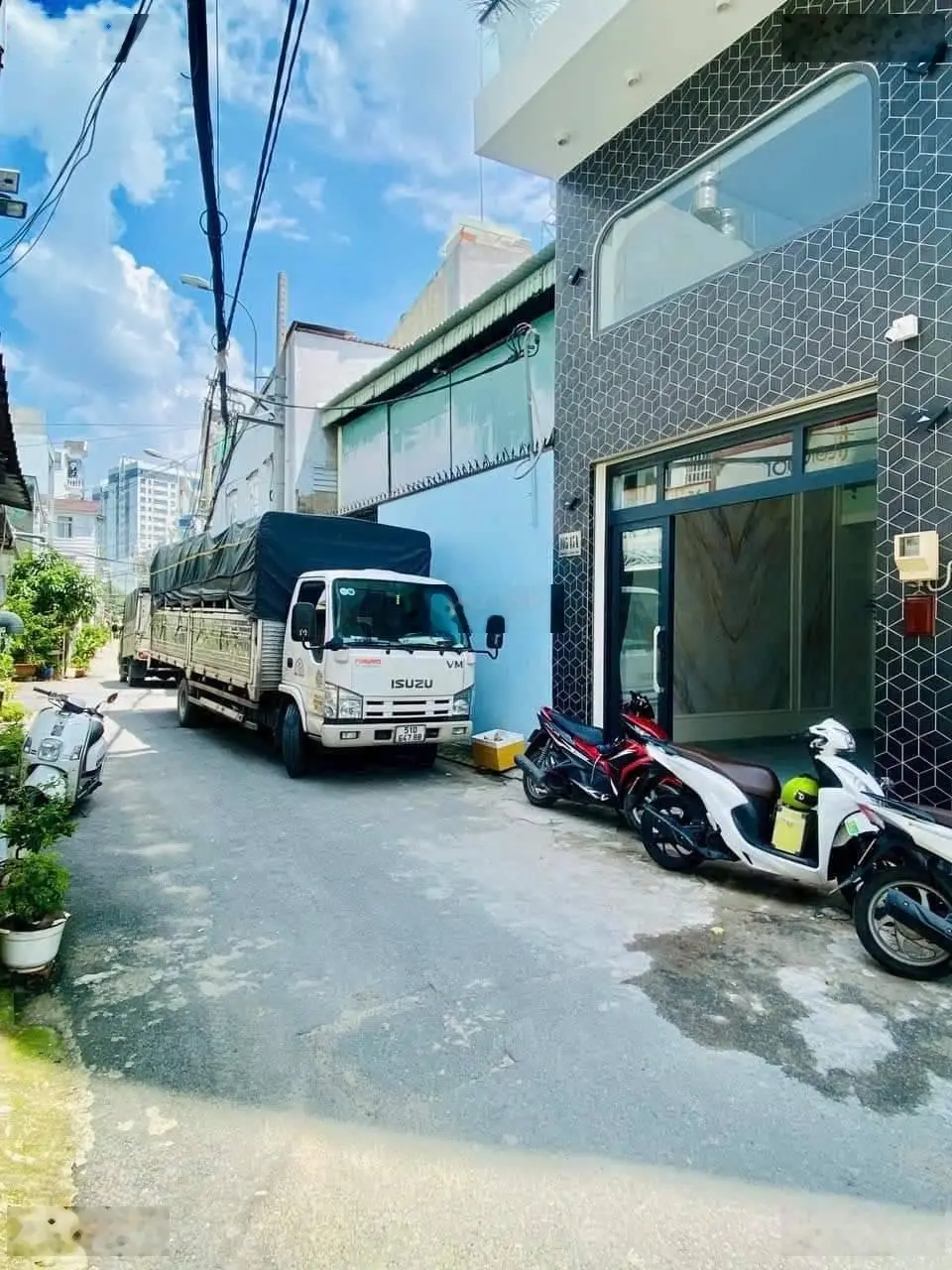 Hot! Siêu phẩm 666 đường 3/2, P14, Quận 10, DT: 63m2, sổ hồng riêng chính chủ