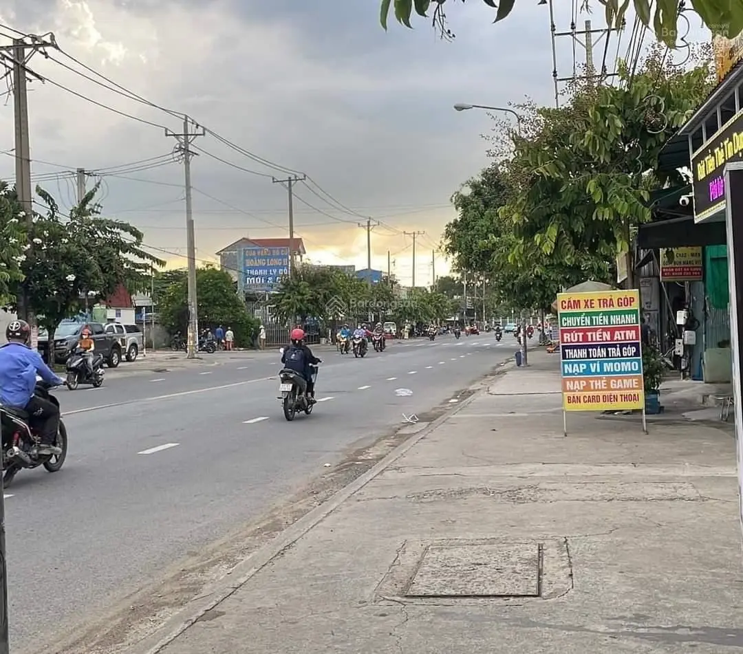 Ngộp ngân hàng giảm 1 tỷ bán nhanh nhà đất ngang 7m mặt tiền DT743, Dĩ An