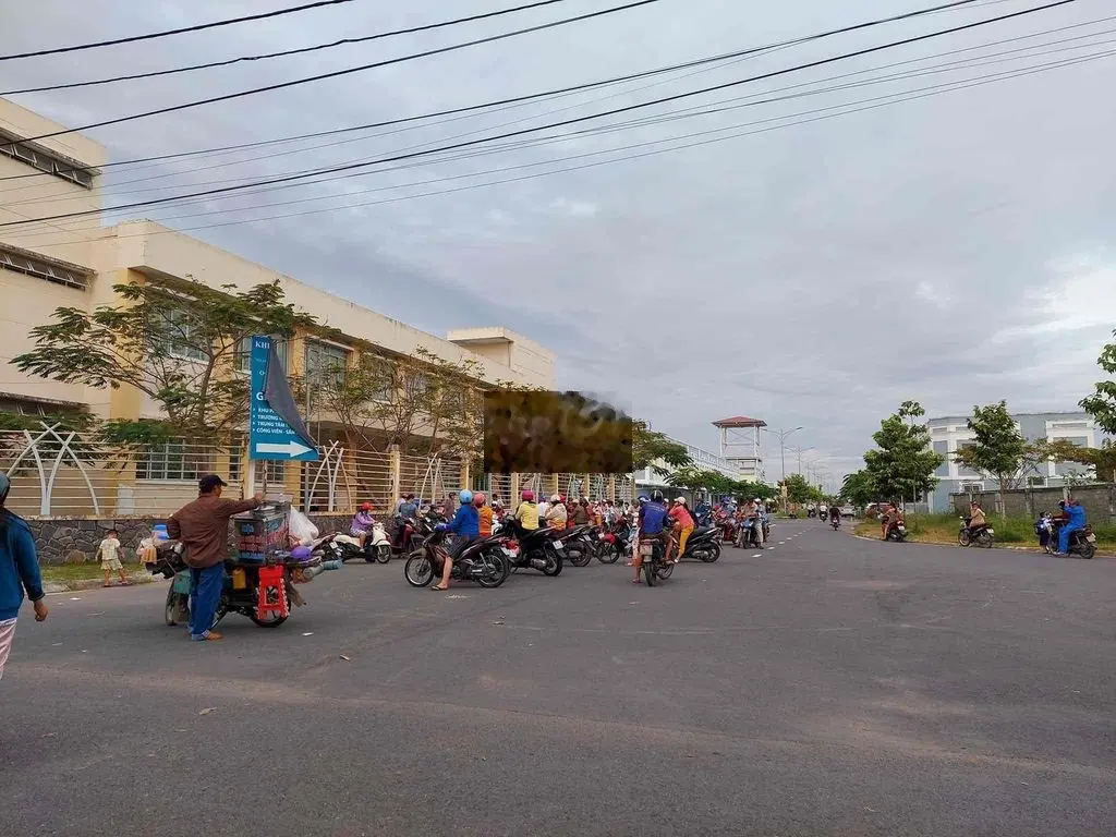 Căn Góc 2 mặt tiền đối diện trực tiếp cổng chợ p4, bán lổ thu hồi vốn