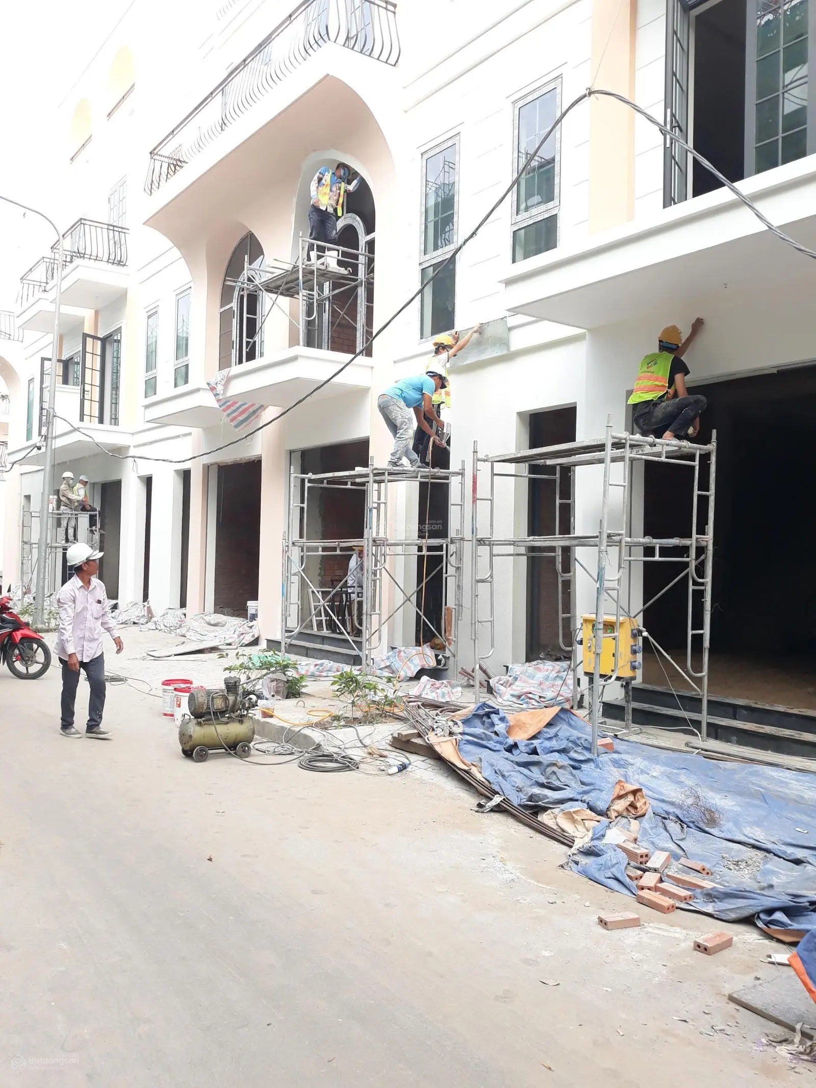 Bán nhà 182.24m2. Sổ hồng chính chủ. Alo: 028.66.848.848