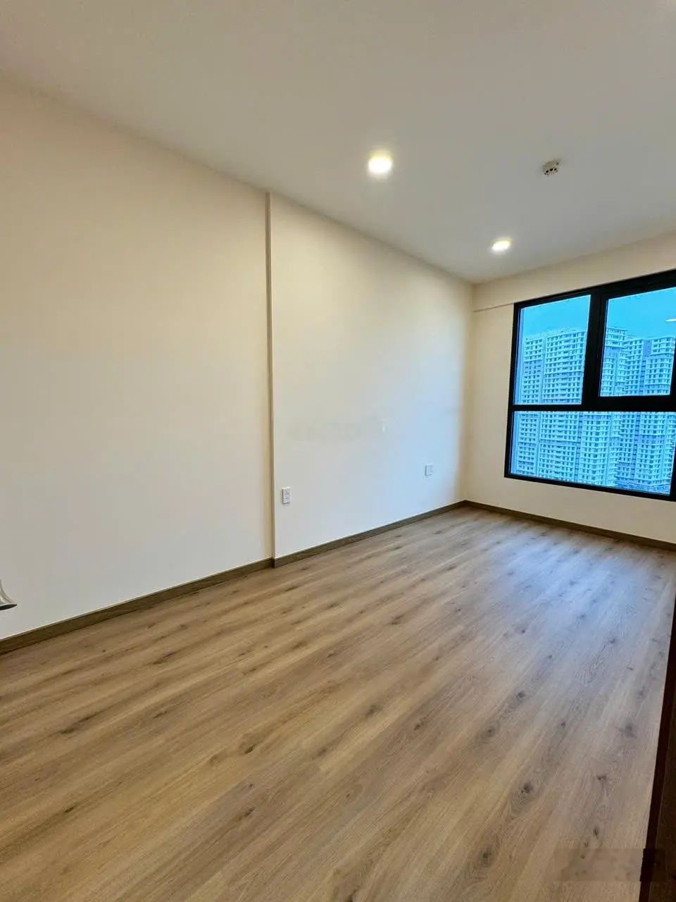 Cần bán gấp Viva Plaza mặt tiền Nguyễn Lương Bằng, 56m2 giá 2tỷ5
