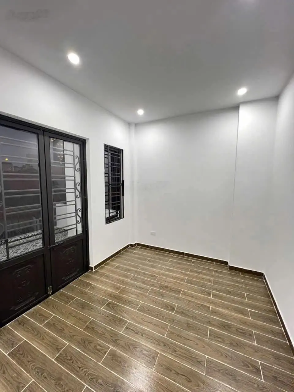 Chính chủ cần bán Miếu Hai Xã thông ra Hồ Sen. * Giá: 3.55 tỷ (thoả thuận) DT = 48m2 x 4 T
