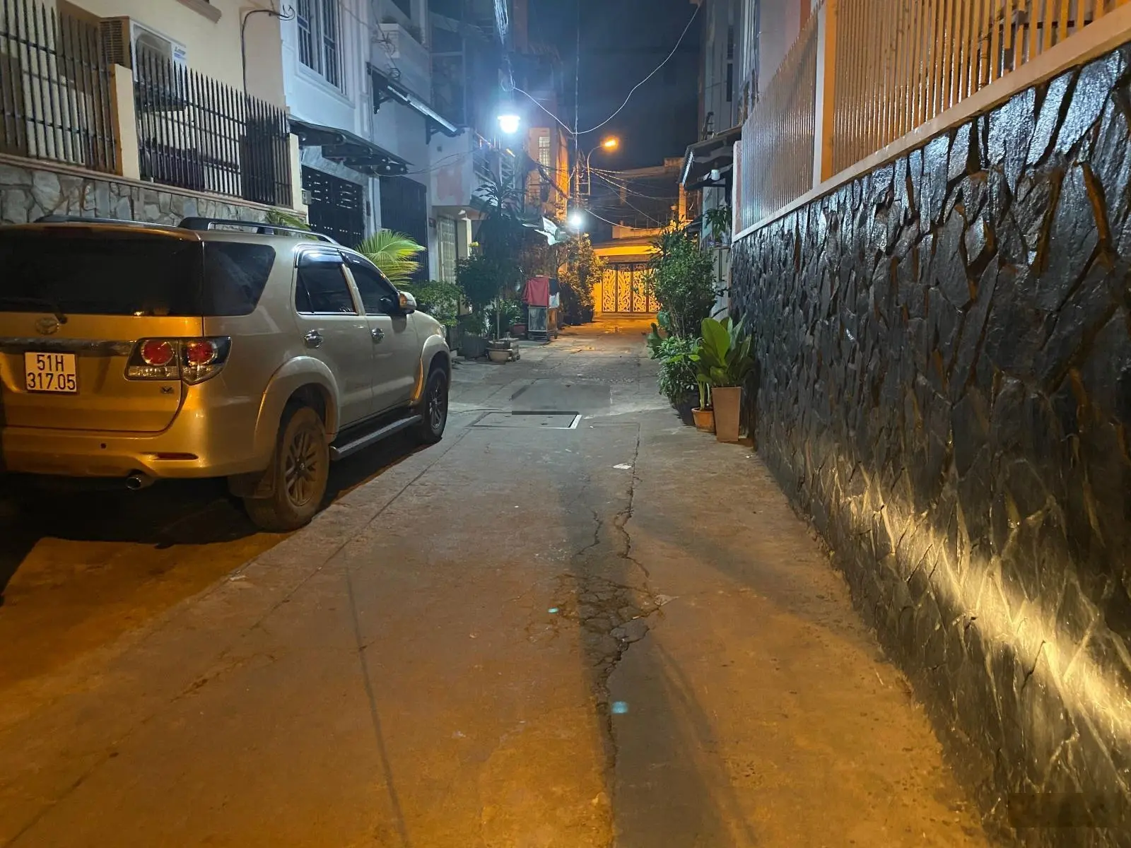 *Đường xe hơi - 1 căn ra MT * [4 tầng] Nguyễn Đình Chính (ko lộ giới)