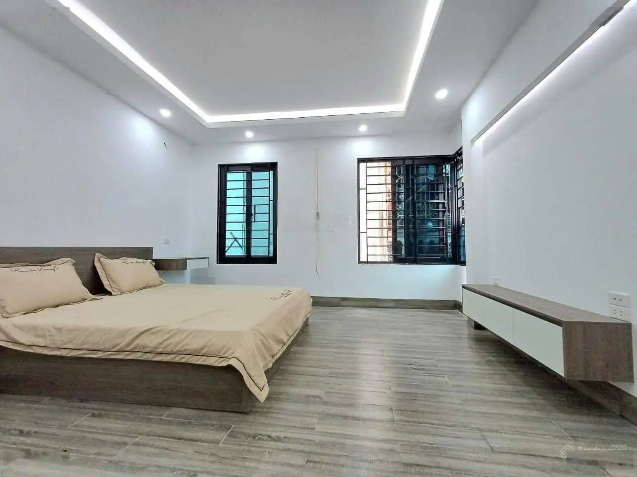 Bán nhà mới Thuỵ Khuê 31/35m2 5 tầng ,MTx4,1m, nội thất xịn ở ngay LH Tiến Đạt 0987 396 ***