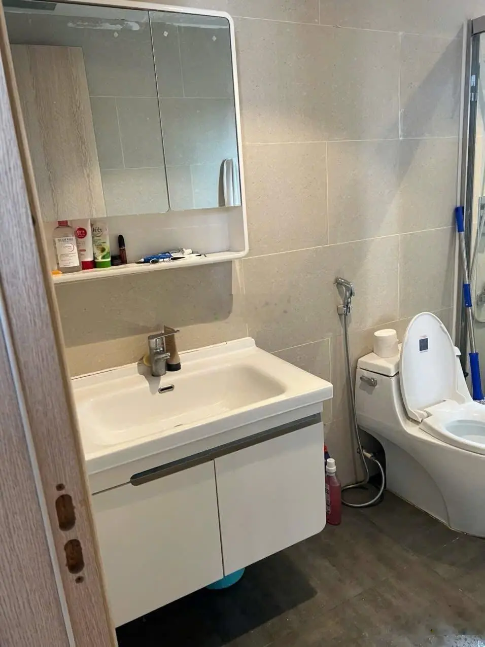 Bán nhà dòng tiền trong ngõ Võng Thị - view Hồ Tây - 3 thoáng - ô tô 265m2, giá: 86tỷ