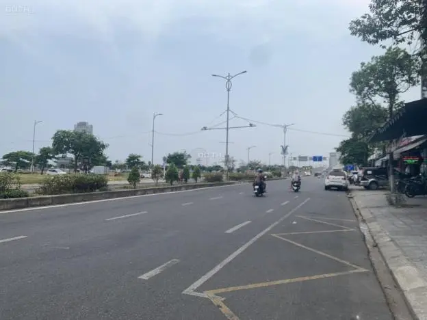Bán nhà 03 tầng; 02 mặt tiền đường 2/9 Đà Nẵng.